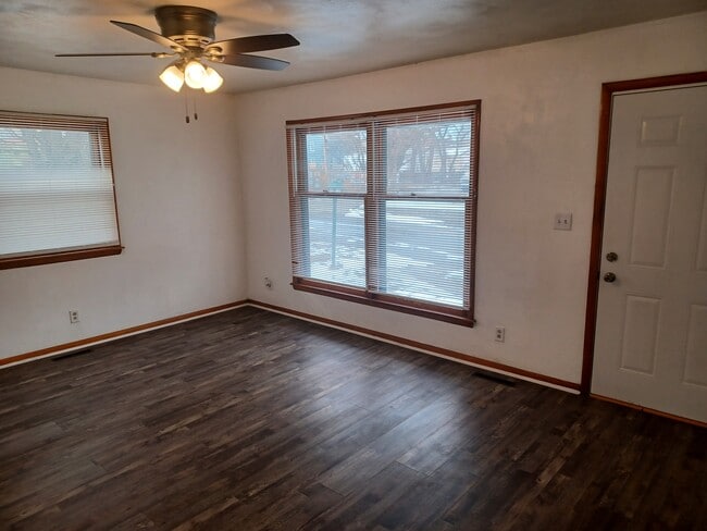 Building Photo - 321 Elder St