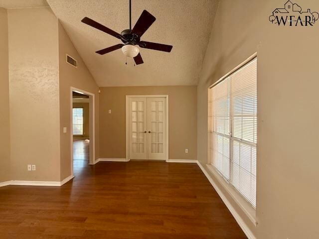 Building Photo - 3902 Alexandria St