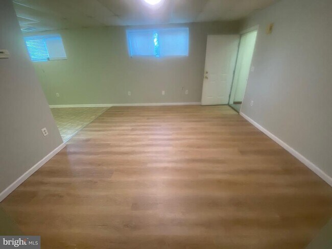 Building Photo - 1312 Clay Ave
