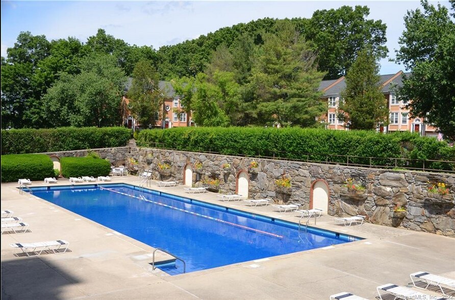 Building Photo - 2625 Park Ave