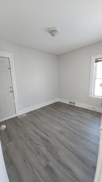 Building Photo - 7005 Orchard Ave