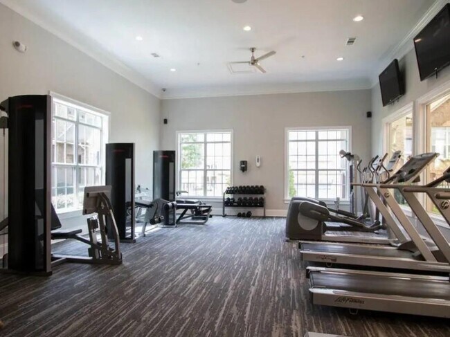 Building Photo - 100 Crossing Blvd