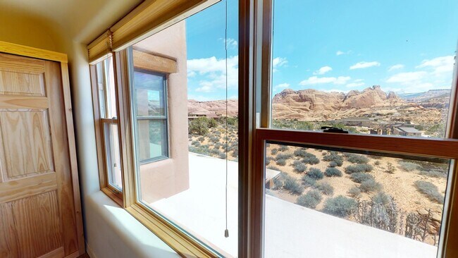 Building Photo - Custom Adobe style home in exclusive Navaj...