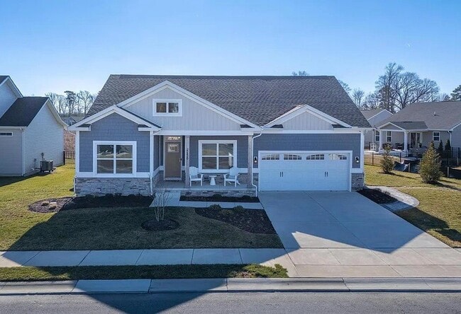 Building Photo - 22420 Jayda Dr