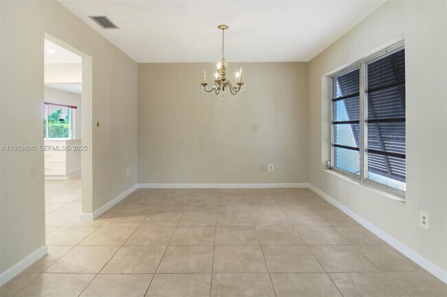 Building Photo - 10962 SW 117th St