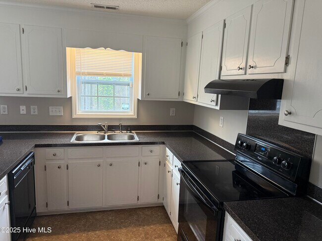 Building Photo - 1222 Cross Creek Cir