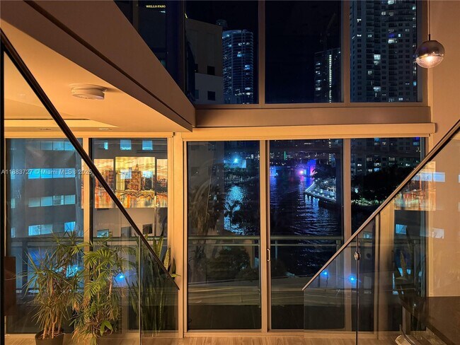 Building Photo - 350 S Miami Ave