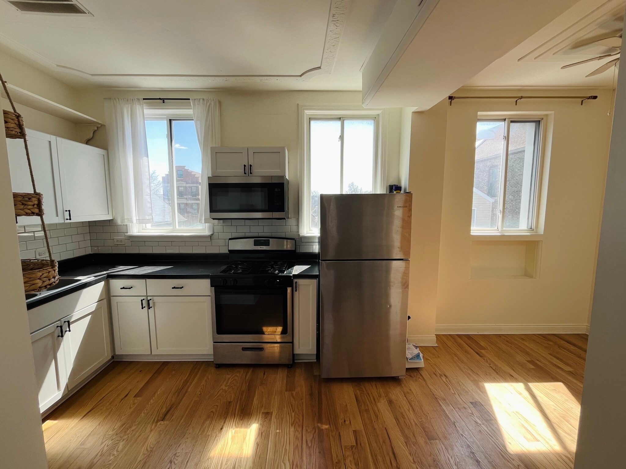 Building Photo - 2318 W 19th St