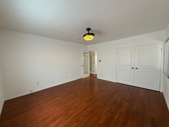 Building Photo - 507 Pullman St