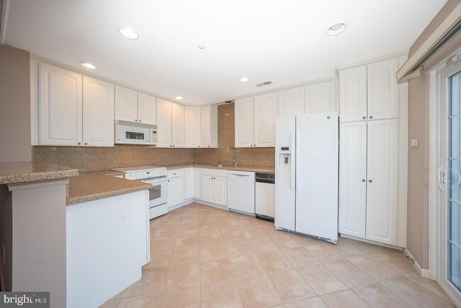 Building Photo - 234 Lookout Pl