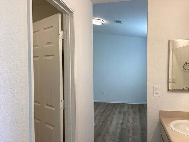 Building Photo - 1450 La Jolla Way