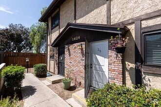 Building Photo - SPRING VALLEY HIDDEN GEM, LIGHT & BRIGHT T...