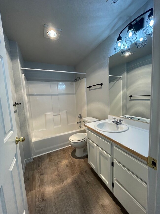 Building Photo - 1546-1548 Skyhawk Ridge