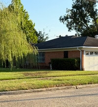 Building Photo - 2802 Alvin Ln