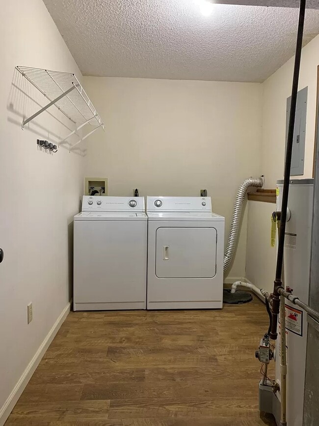 Building Photo - 601 SE 110th Rd