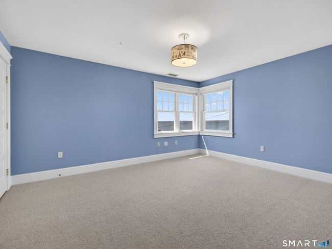 Building Photo - 4 Point Rd