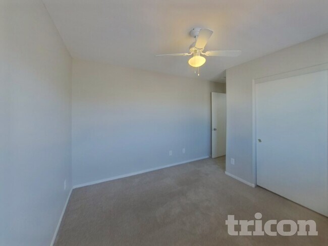 Building Photo - 10119 Deep Glen St