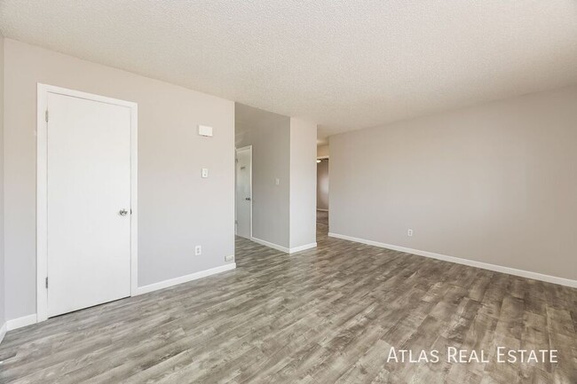 Building Photo - 2855 W Montebello-4