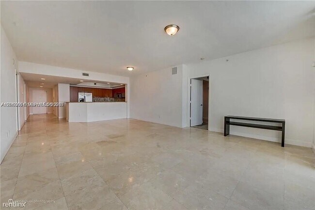 Building Photo - 14951 Royal Oaks Ln