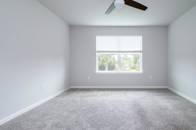 Building Photo - Stunning 3 Bed Townhouse for Rent in Lakewood Ranch! Spacious, Modern, and Move-In Ready!