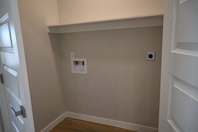 Building Photo - 311 Dorel Dr