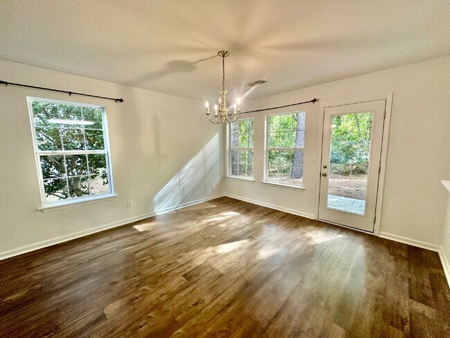 Building Photo - Four Bedroom, End Unit Townhome in the Farm!