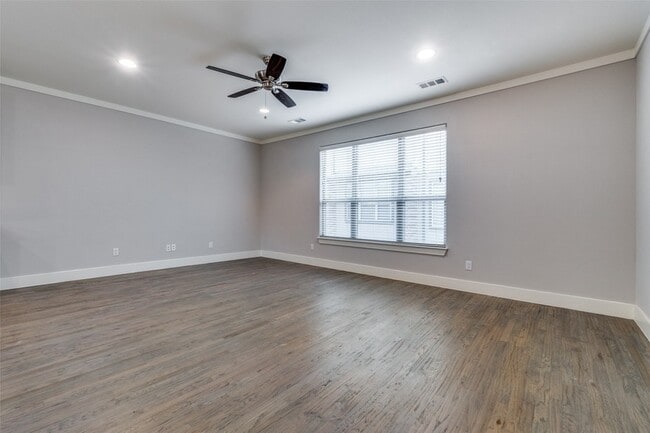 Building Photo - 4316 Hartford St