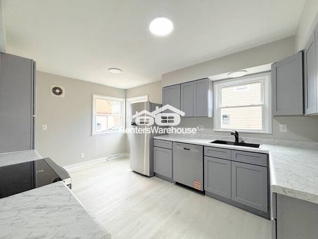 Building Photo - Beautiful 4 Bedroom House for Rent