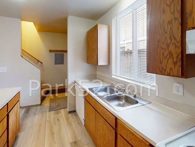 Building Photo - Tacoma Area 3 Bedroom Townhome