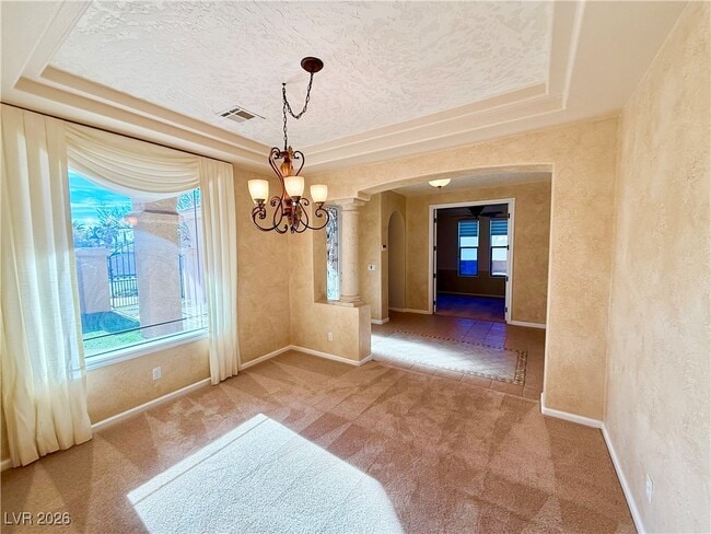 Building Photo - 3530 E Vineyard Dr