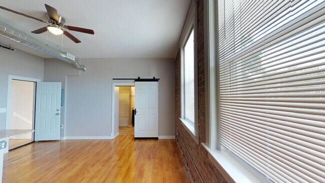 Building Photo - 520 S 4th St