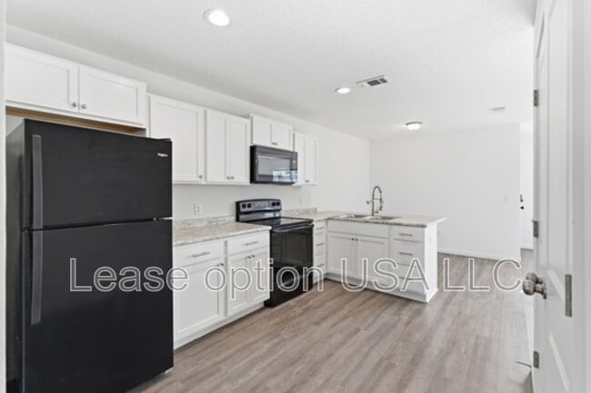 Building Photo - 34 Pine St