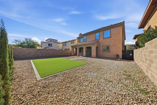 Building Photo - Luxury Golf Resort Living in Guard-Gated Tuscany – Henderson