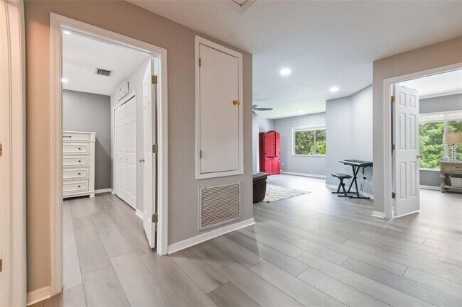 Building Photo - 19426 Sandy Springs Cir