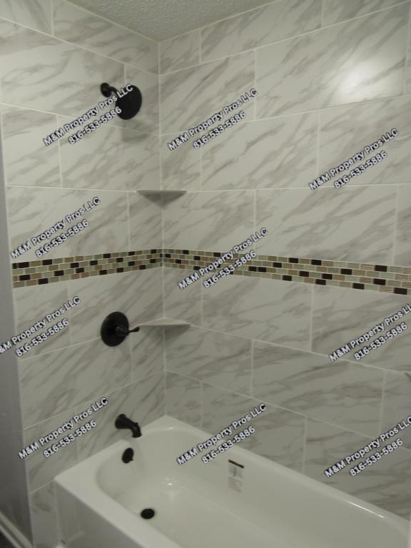 Building Photo - 1918 NE Knollbrook St