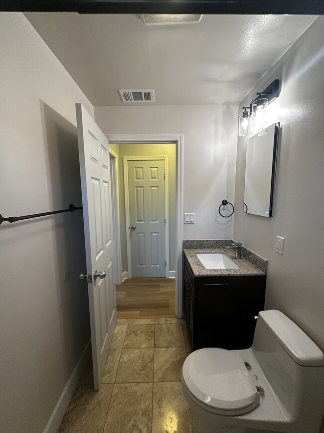 Building Photo - 1111 87th Ave