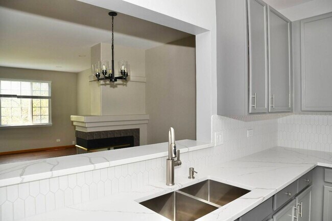 Building Photo - 3467 Ravinia Cir