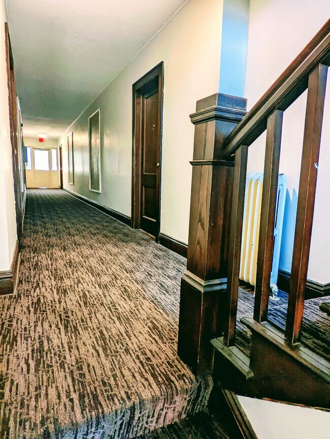 Building Photo - 3117 Girard Ave S