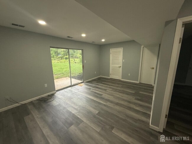 Building Photo - 5 Pelmont Pl