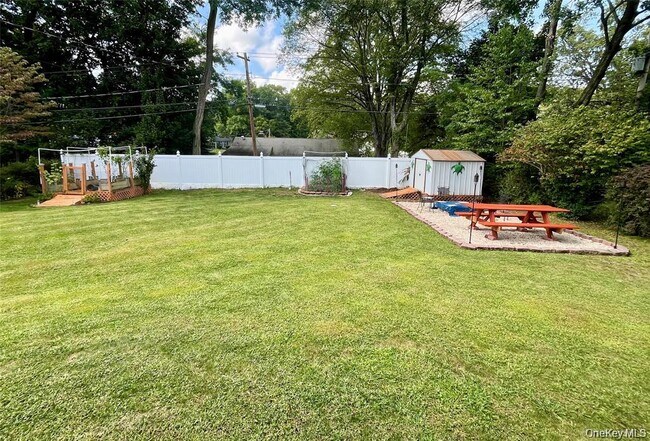 Building Photo - 33 Island View Ave