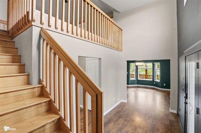 Building Photo - Luxury Alaska Living with Room to Spread Out — Mountain Views, Massive Garage & Incredible Commut...