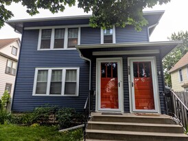 Building Photo - 328 4th Ave S
