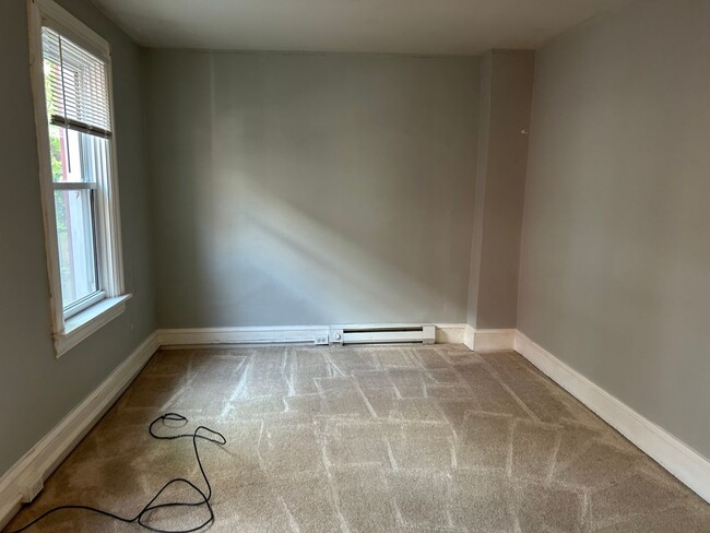 Building Photo - Welcoming 3 Bedroom in Lancaster City