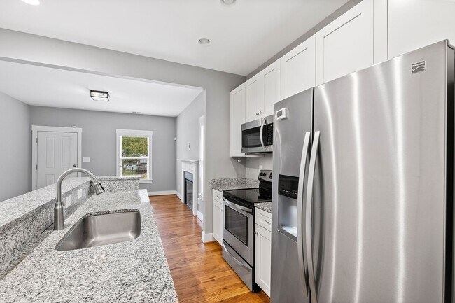 Building Photo - Charming Cape Cod in Tuscaloosa Lakewood!