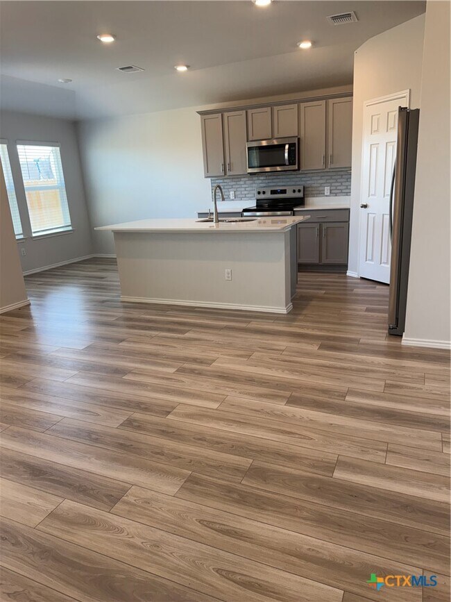 Building Photo - 7208 Veronica Ct