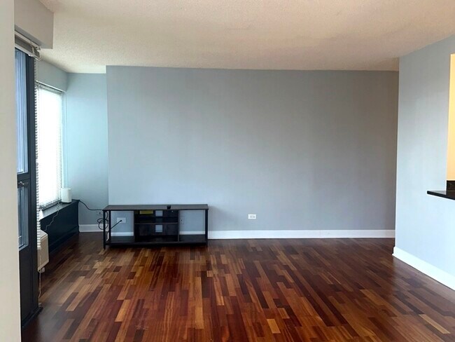 Building Photo - 30 E Huron St