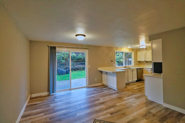 Dinning room - 13408 SE 20th St