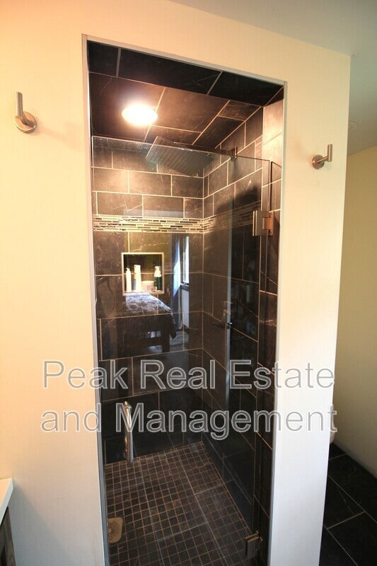 Building Photo - 8111 Bailey Dr SE