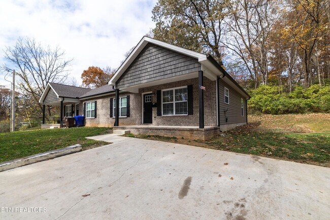 Building Photo - 159 Wade Ln