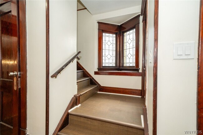 Building Photo - 23 Aldrich Pl